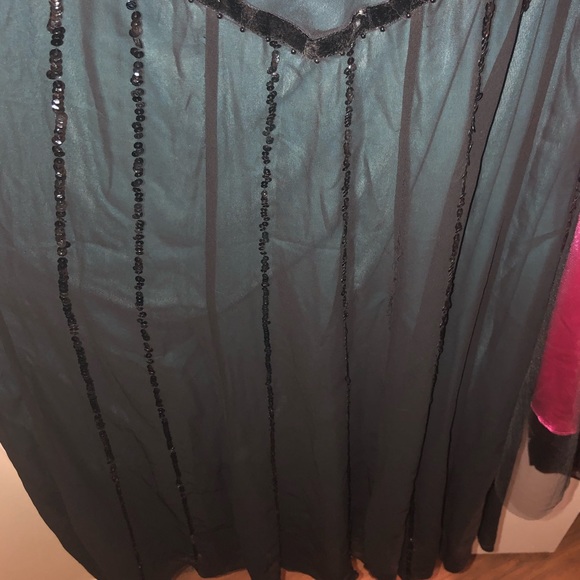 20โs Dress! - Picture 4 of 5